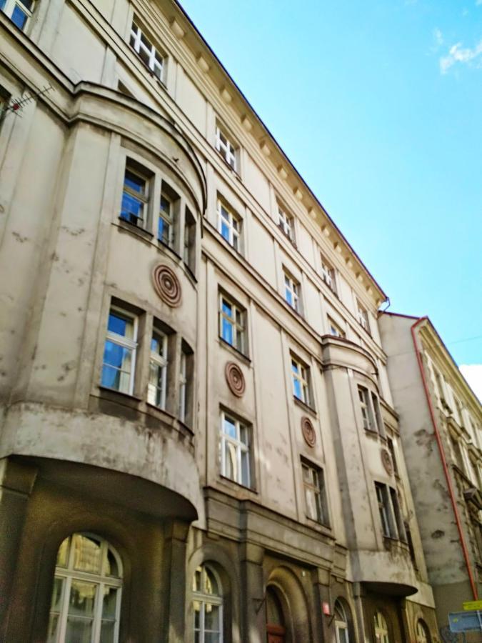 Central Accommodation Angel Prag Exteriör bild